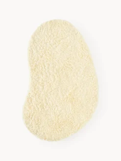 Alfombra artesanal con forma orgánica Tully