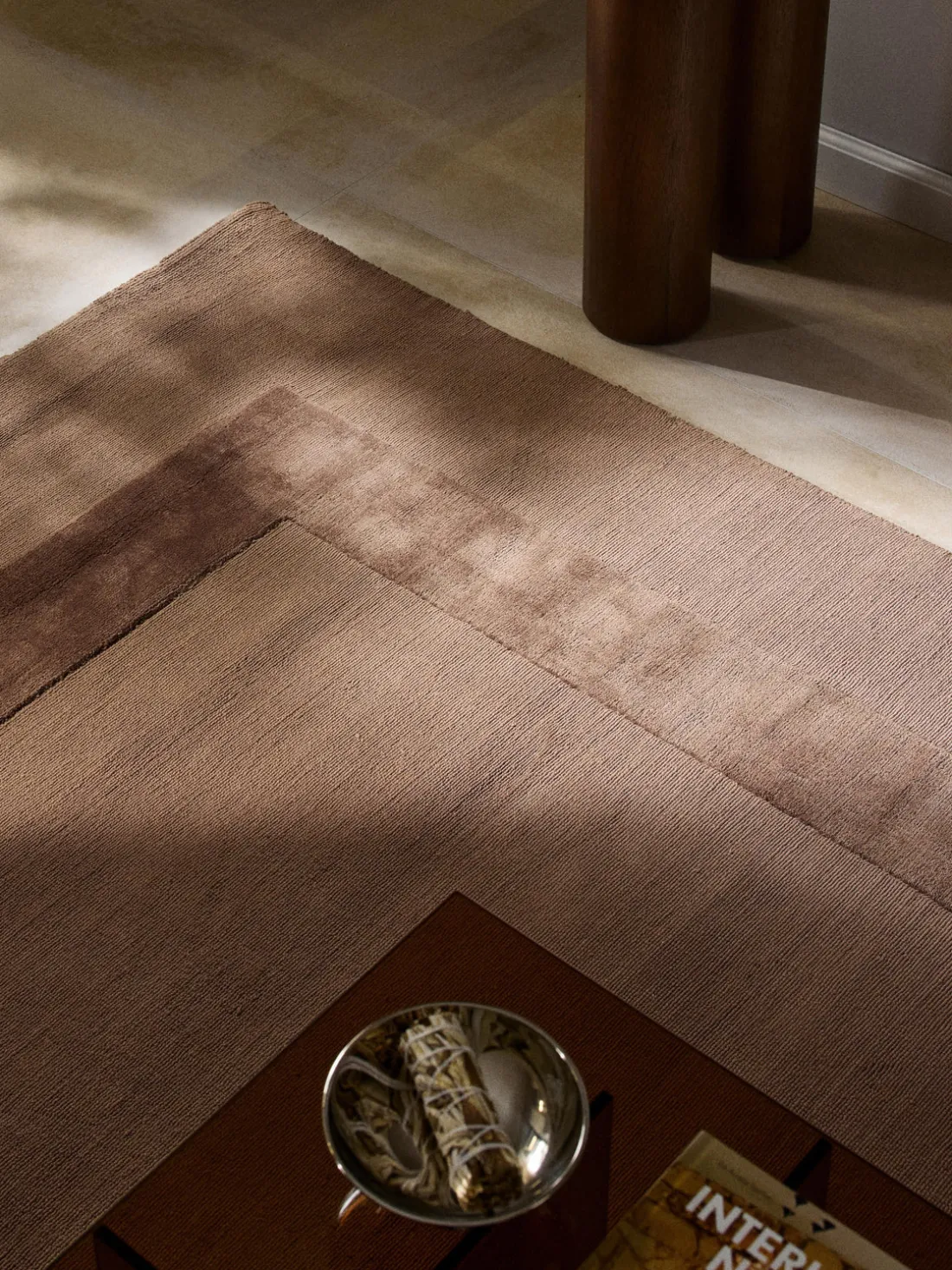 Alfombra artesanal de algodón texturizada Dania