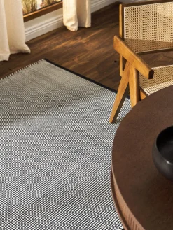 Alfombra artesanal de lana Amaro