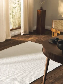 Alfombra artesanal de lana Amaro