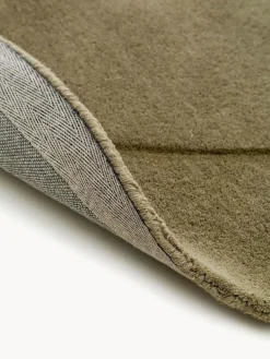 Alfombra artesanal de lana con forma orgánica Shape