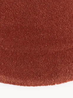 Alfombra artesanal de lana con forma orgánica Kadey