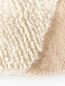 Alfombra artesanal de lana texturizada Silas