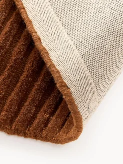 Alfombra artesanal de lana texturizada Silas