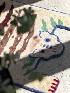 Alfombra artesanal de lana de pelo largo Soulmates