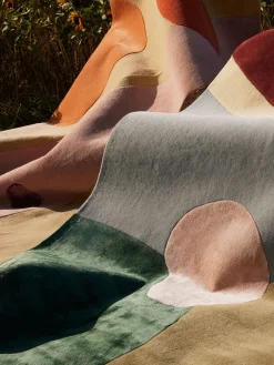 Alfombra artesanal de lana de pelo largo Secret Garden