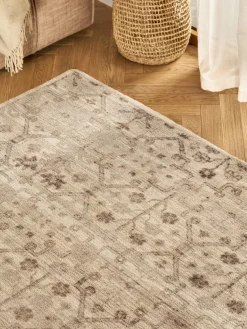 Alfombra artesanal de pelo corto Rosalie