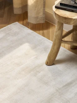 Alfombra artesanal de viscosa Jane