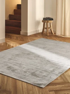 Alfombra artesanal de viscosa Jane