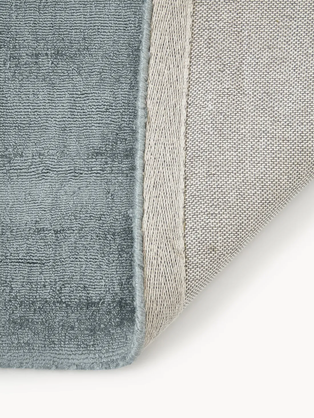 Alfombra artesanal de viscosa Jane