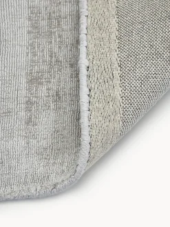 Alfombra artesanal de viscosa Jane