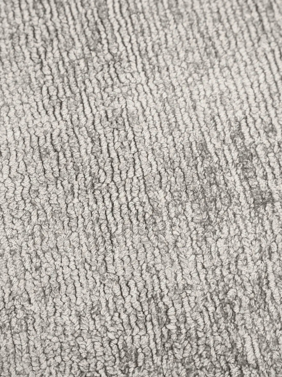 Alfombra artesanal de viscosa Jane