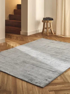 Alfombra artesanal de viscosa Jane