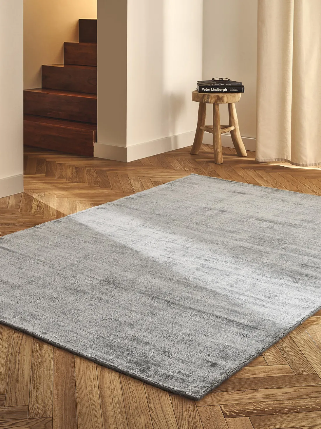 Alfombra artesanal de viscosa Jane