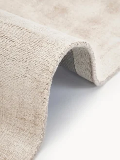 Alfombra artesanal de viscosa Jane