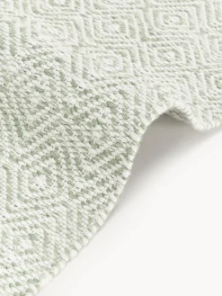 Alfombra artesanal exterior con estampado de rombos vintage Rika