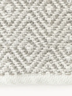 Alfombra artesanal exterior con estampado de rombos vintage Rika