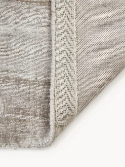 Alfombra corredor artesanal de viscosa Jane