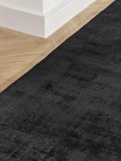 Alfombra corredor artesanal de viscosa Jane