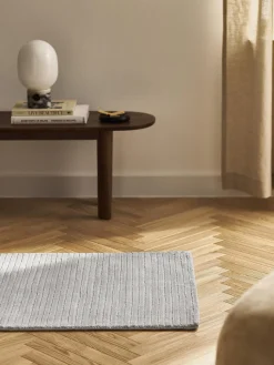 Alfombra corredor artesanal de pelo largo texturizada Wes