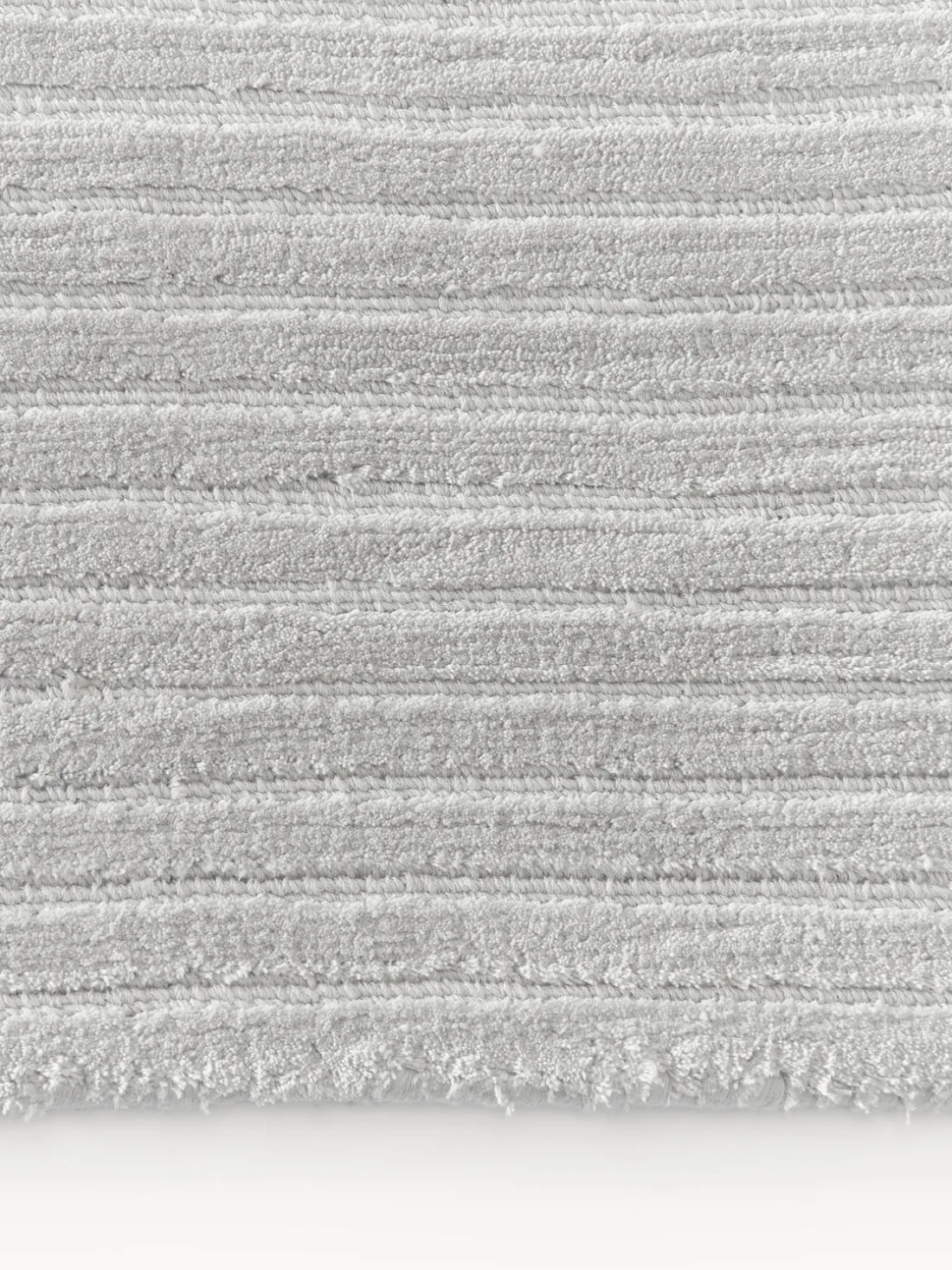 Alfombra corredor artesanal de pelo largo texturizada Wes