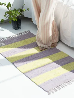 Alfombra corredor artesanal de pelo corto con borlas Chindi, tamaños diferentes