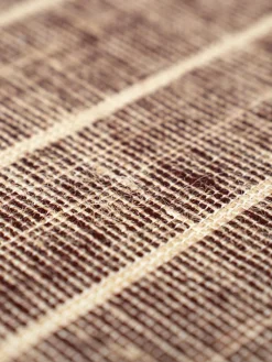 Alfombra corredor de pelo corto con flecos de diseño Folkform Monochrome