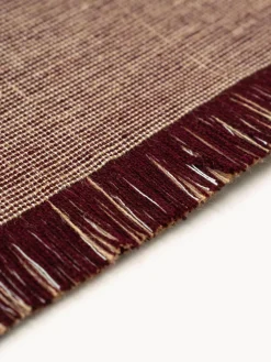 Alfombra corredor de pelo corto con flecos de diseño Folkform Monochrome