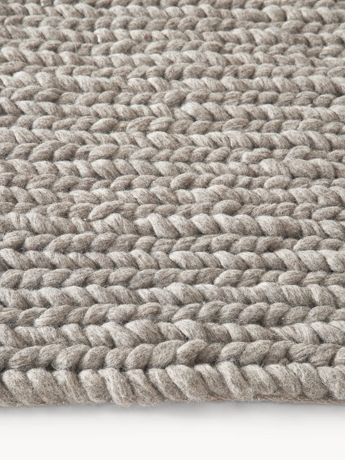 Alfombra de lana trenzada Bruna