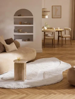 Alfombra esponjosa con forma orgánica Kyla