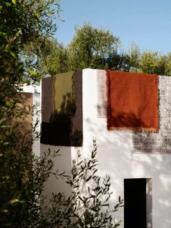 Alfombra exterior artesanal con estampado vintage Tiara