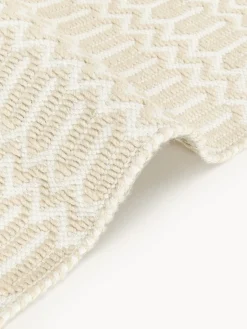 Alfombra exterior artesanal con estampado geométrico Rune