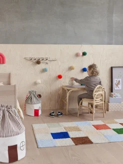 Alfombra infantil artesanal Chess, lavable