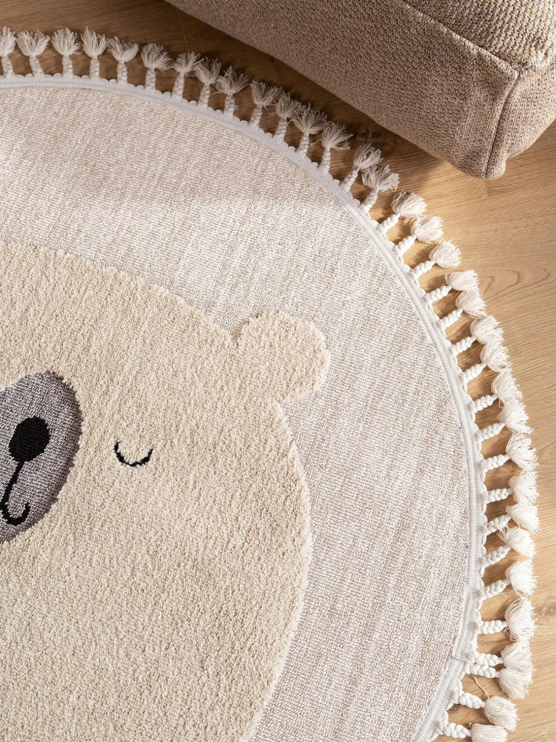 Alfombra infantil redonda texturizada con borlas Momo