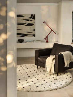 Alfombra redonda artesanal de pelo largo Ayana