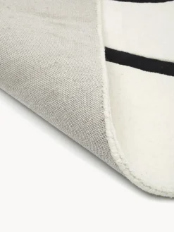 Alfrombra artesanal de lana Line