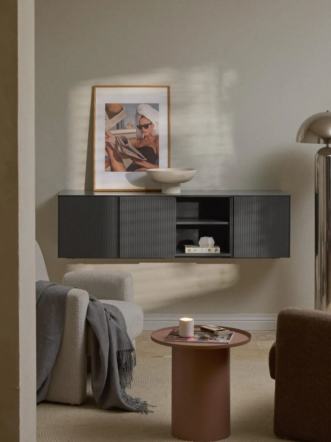 Aparador con frente acanalado Shea