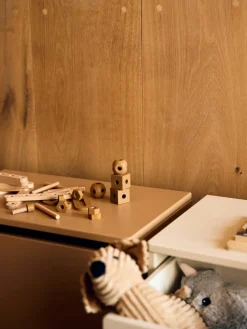 Banco infantil con espacio de almacenamiento Dots