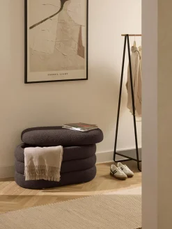 Banco pequeño tapizado en tejido bouclé con espacio de almacenamiento Alto