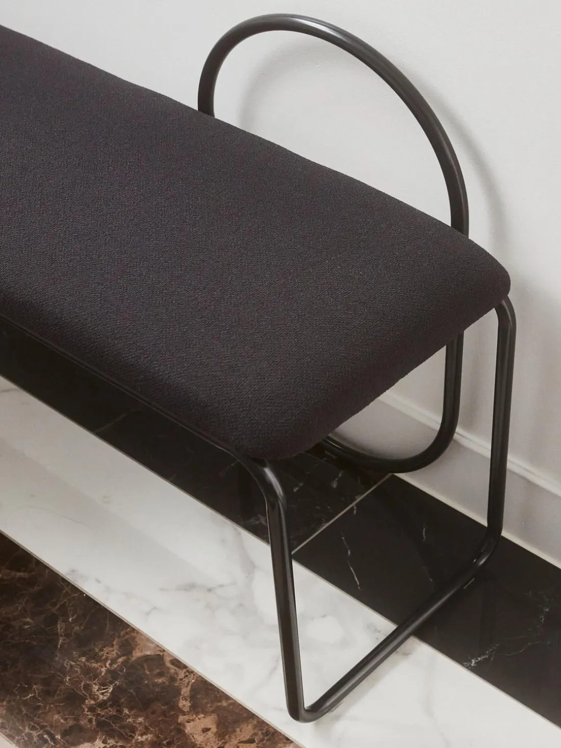 Banco tapizado Angui