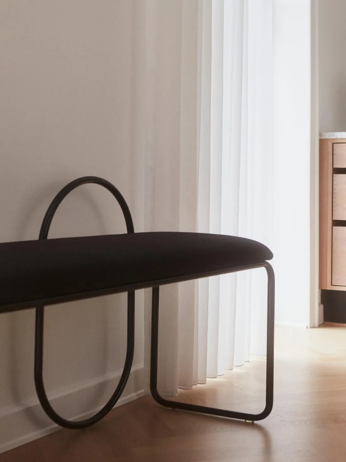 Banco tapizado Angui