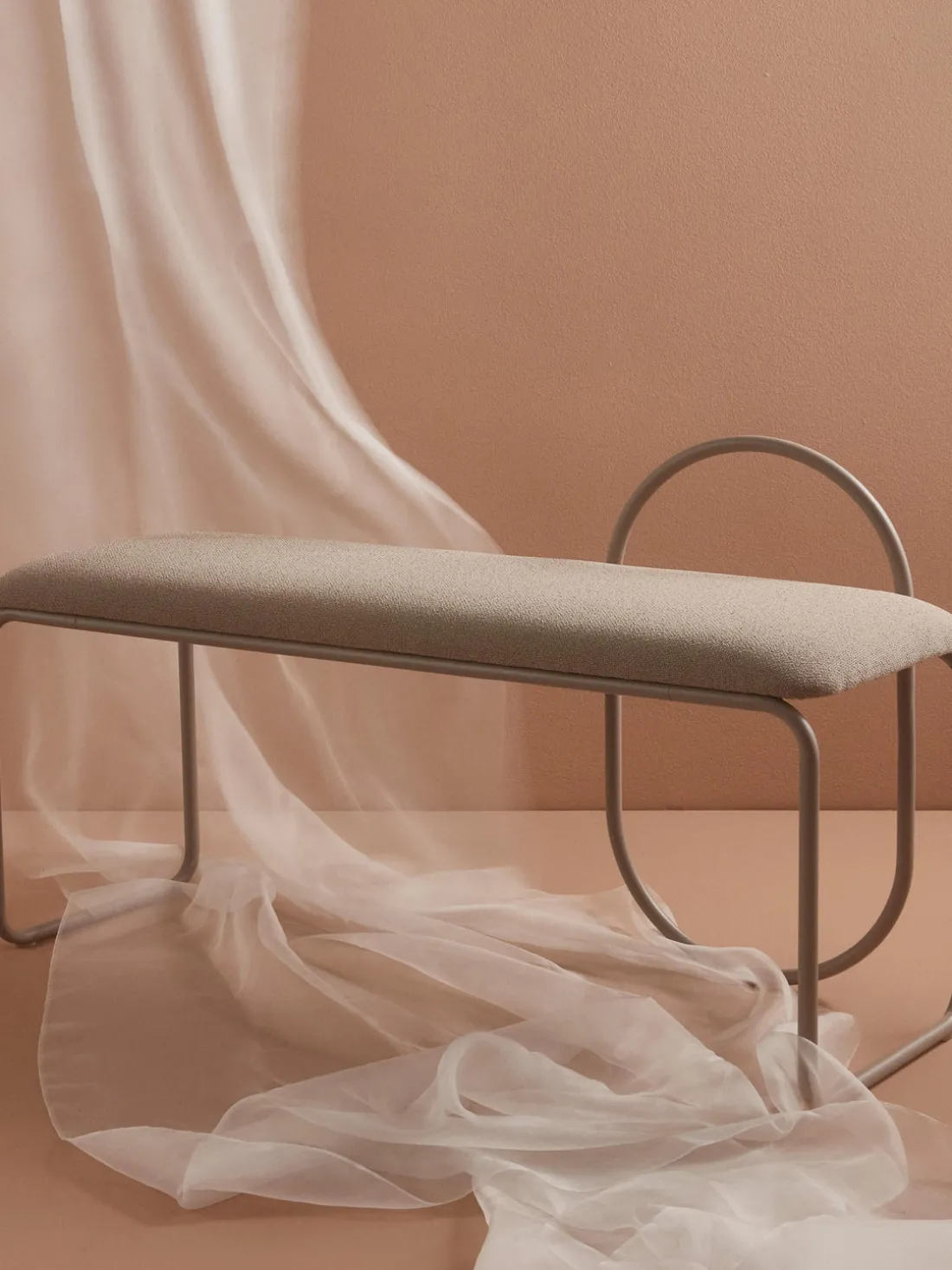 Banco tapizado Angui