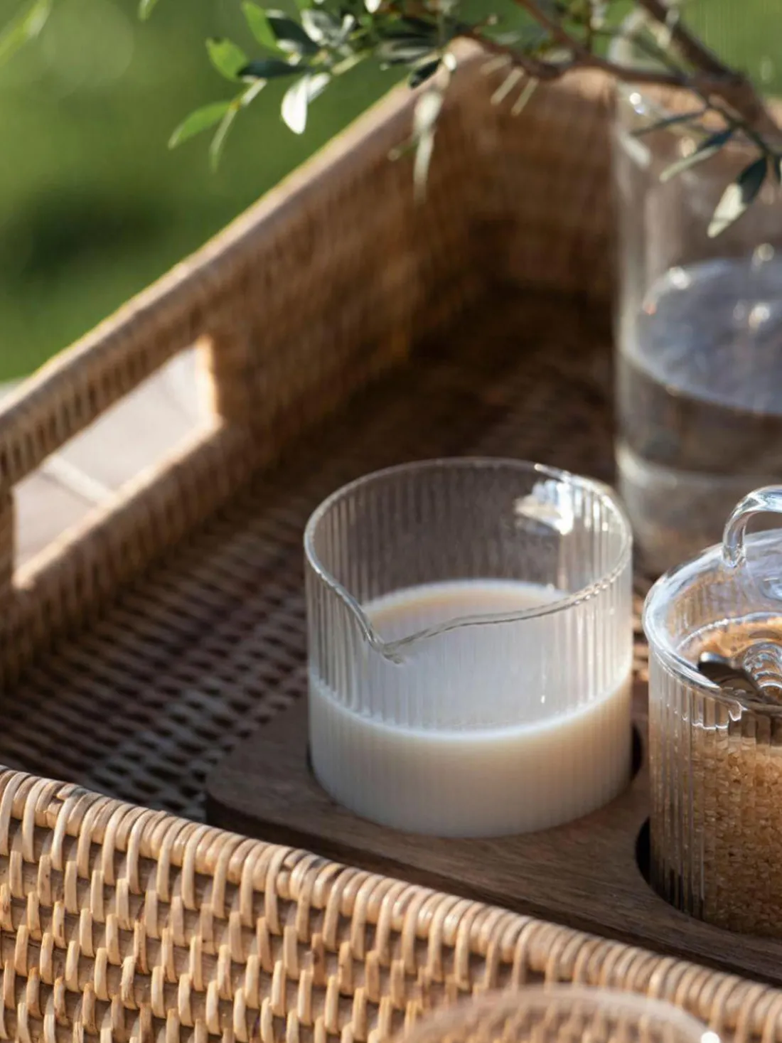 Bandeja decorativa artesanal de ratán Güle