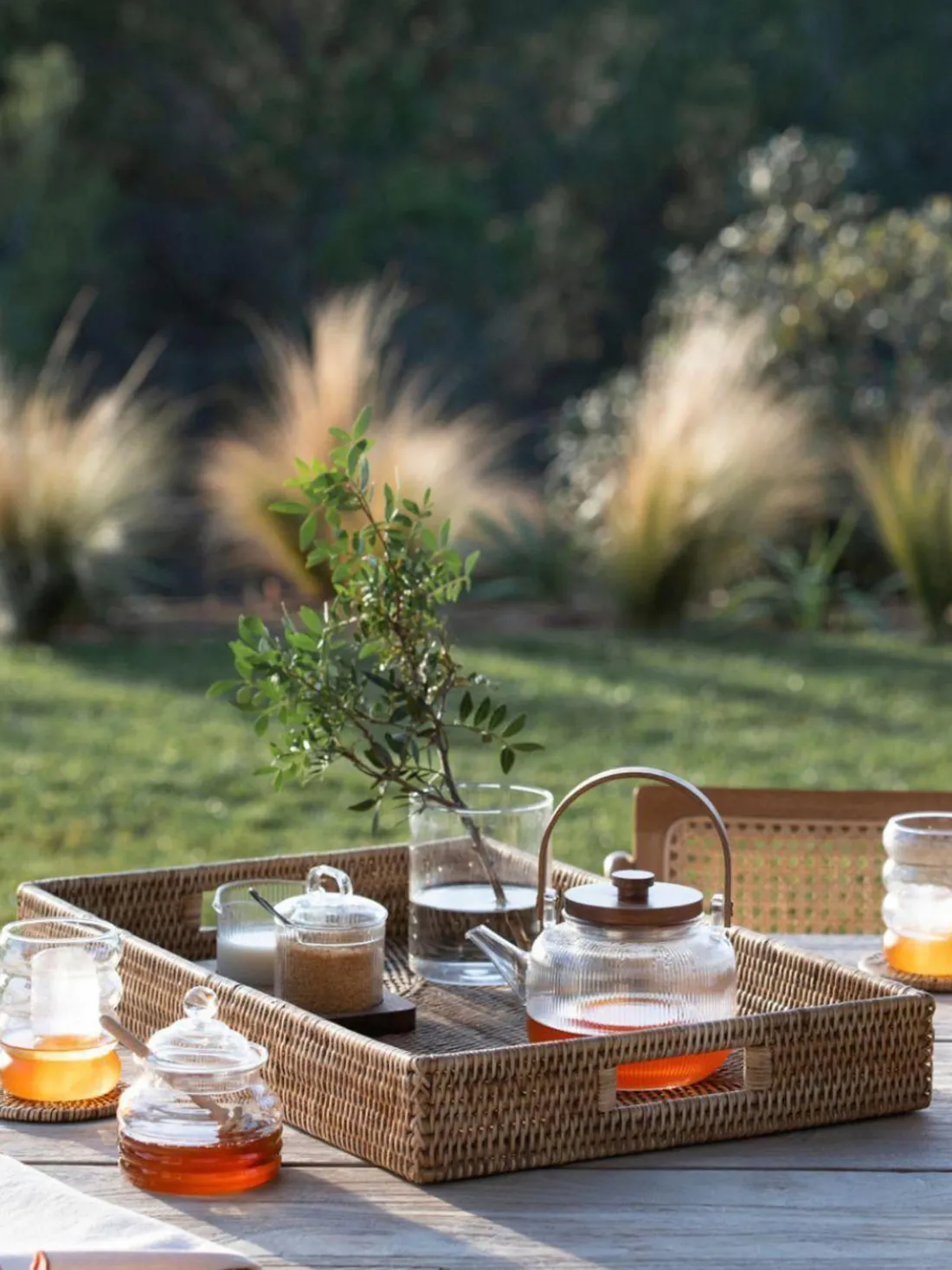 Bandeja decorativa artesanal de ratán Güle