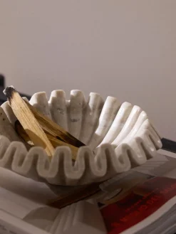 Bol decorativo artesanal de mármol Santorini, Ø 18 cm