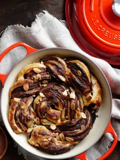 Cacerola baja de hierro fundido Signature Collection