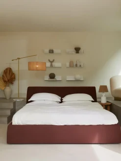 Cama tapizada con espacio de almacenamiento Cloud