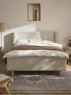Cama tapizada con espacio de almacenamiento Arche