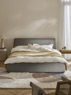 Cama tapizada en tejido bouclé con espacio de almacenaje Cloud