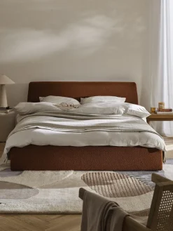 Cama tapizada en tejido bouclé con espacio de almacenaje Cloud